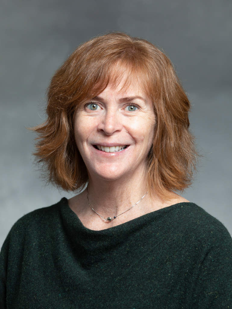 Shelley Theisen Headshot