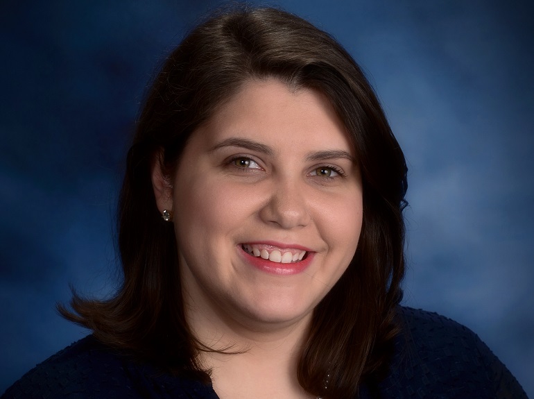 Elizabeth Petretti headshot