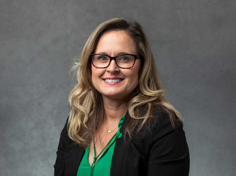 Laura Beasley headshot